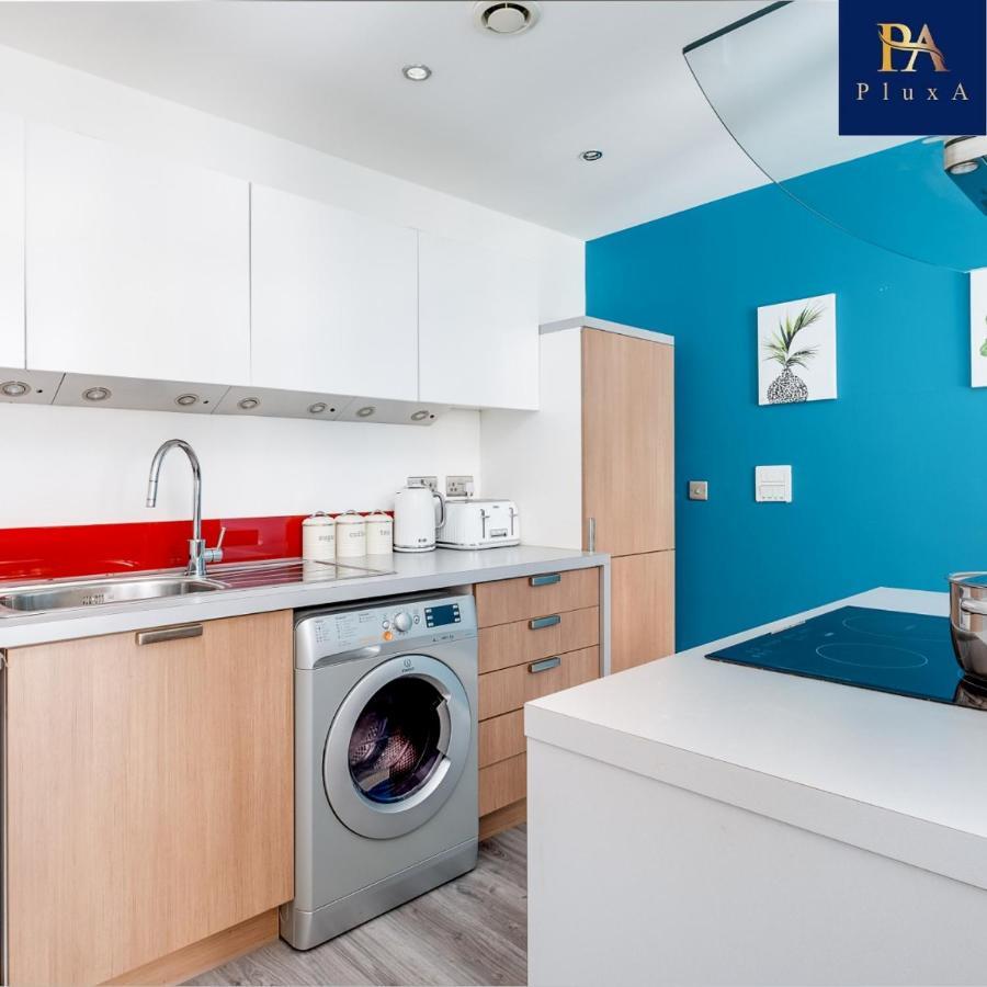 Pluxa Vivid Veranda Beautiful City Centre Apartment With Free Parking Бирмингем Экстерьер фото