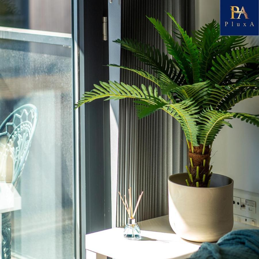 Pluxa Vivid Veranda Beautiful City Centre Apartment With Free Parking Бирмингем Экстерьер фото